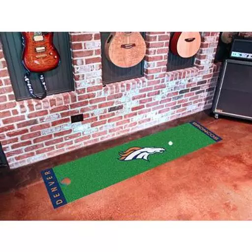 Denver Broncos PuttingNFL - Green Runner